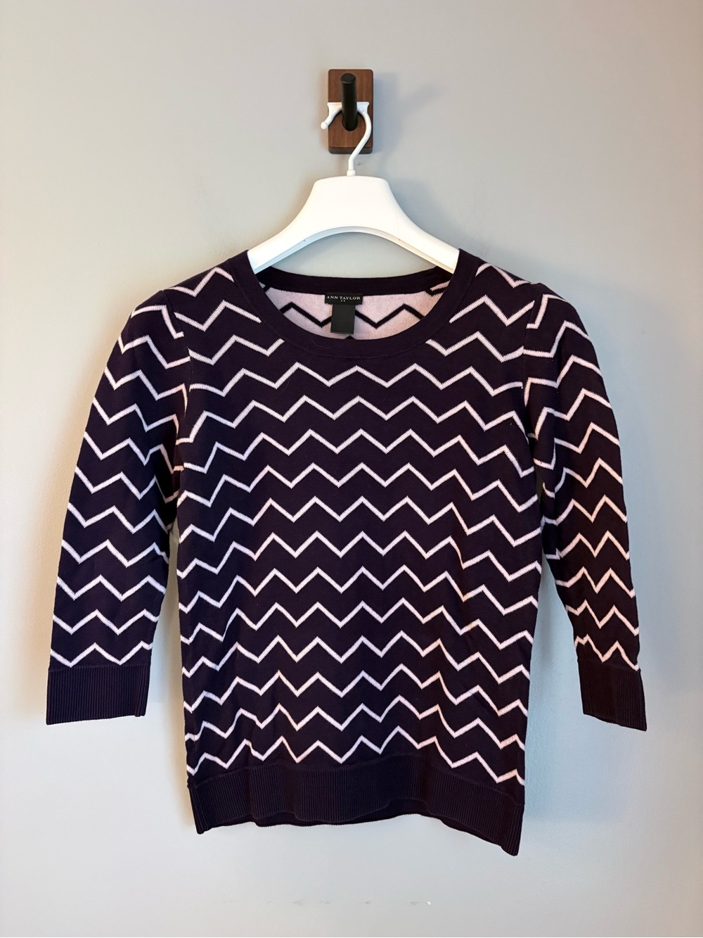 Ann Taylor Purple & Pink Chevron Zig-Zag Knit Pullover Sweater